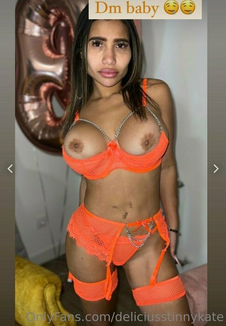 deliciusstinnykate pornstar nude photo
