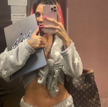 AZZY star adult gallery