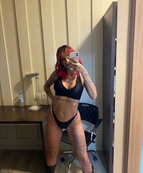 AZZY sexy actress pictures