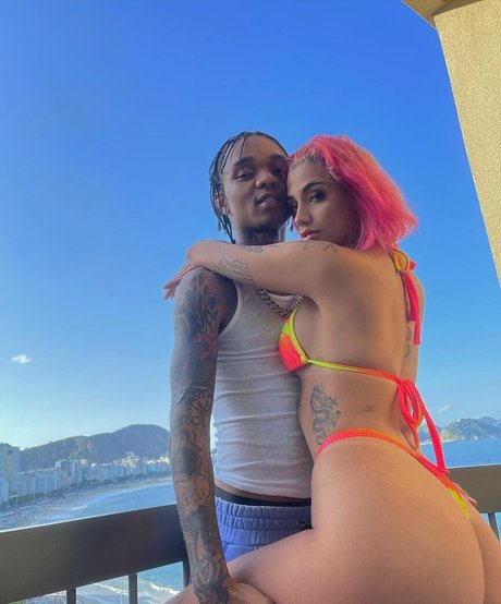 AZZY porn model pictures