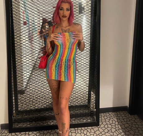 AZZY sexy actress photo