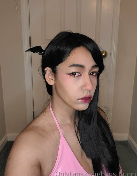 buns bunni naked model photos