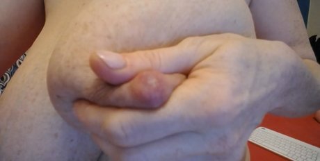 Nadinnne model naked gallery