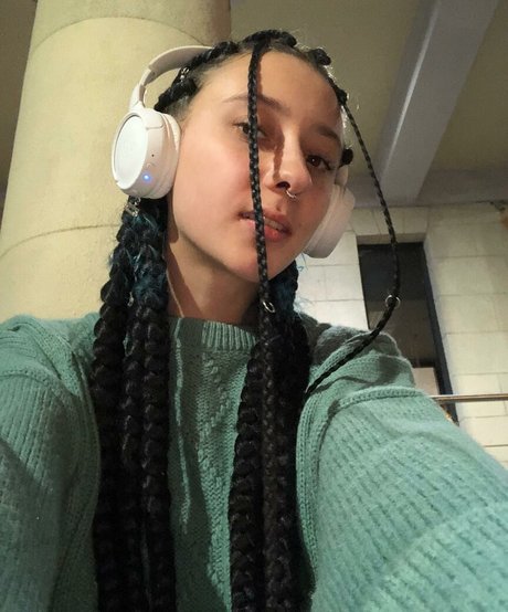 leliloo pornstar exclusive photos