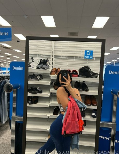 brookegoeswild pornstar hd img