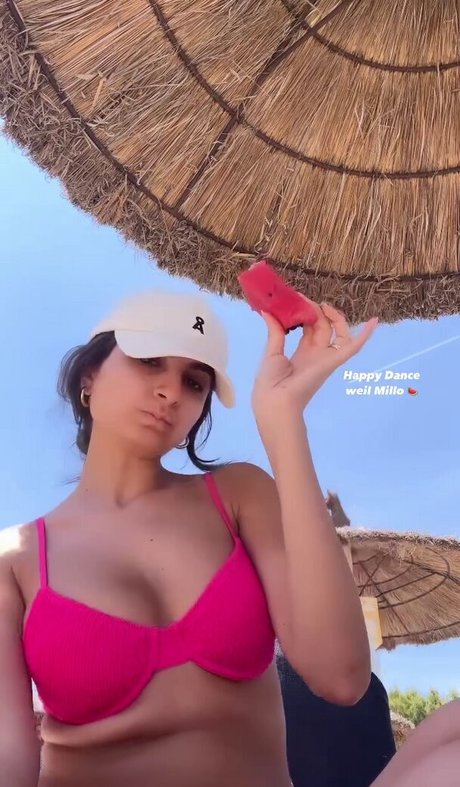 asian girlfriend onlyfans sexy nudes photos