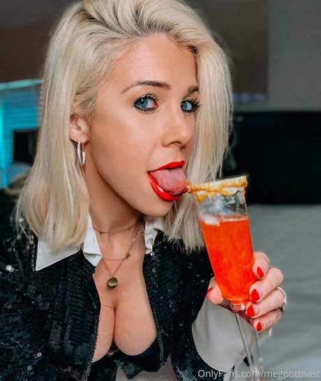 housewives onlyfans erotic pictures