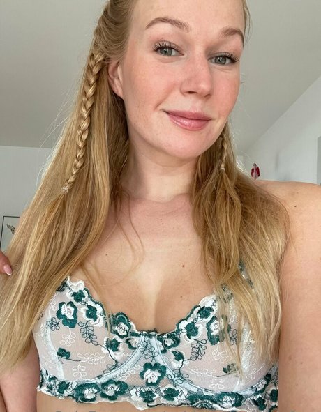 nerdy teen onlyfans sexy nudes photo