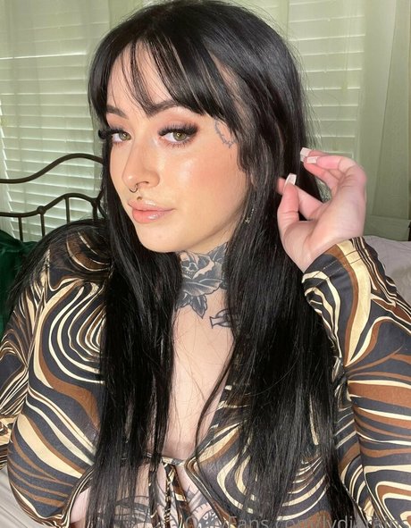 Lydiarains high quality model images