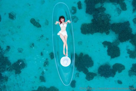 iamdorasnowfree sexy model picture