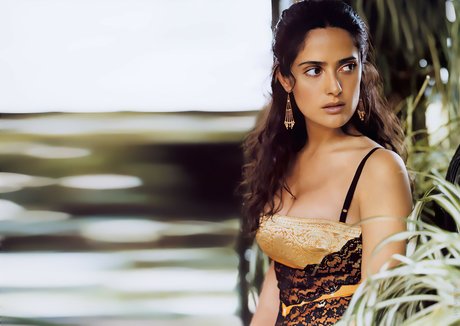 Salma Hayek star sexy photos