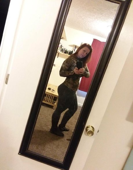 bigbootymandyj1981 art actress pics