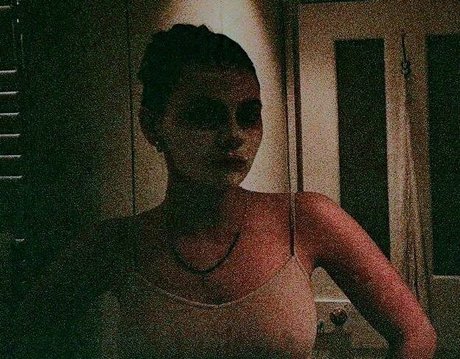 Dafne Keen star best photos