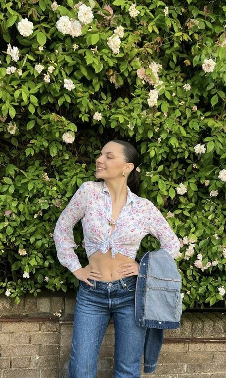 Dafne Keen pornstar nice gallery