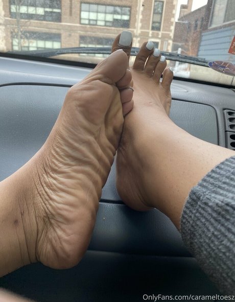 Carameltoesz pornographic star photo