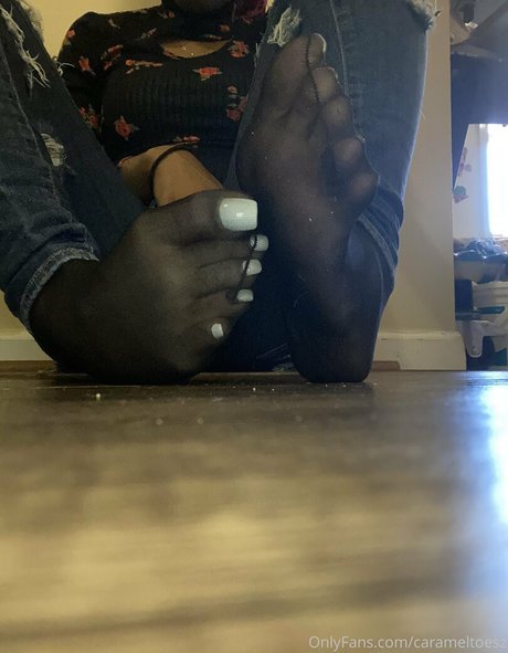 Carameltoesz beautiful model pictures