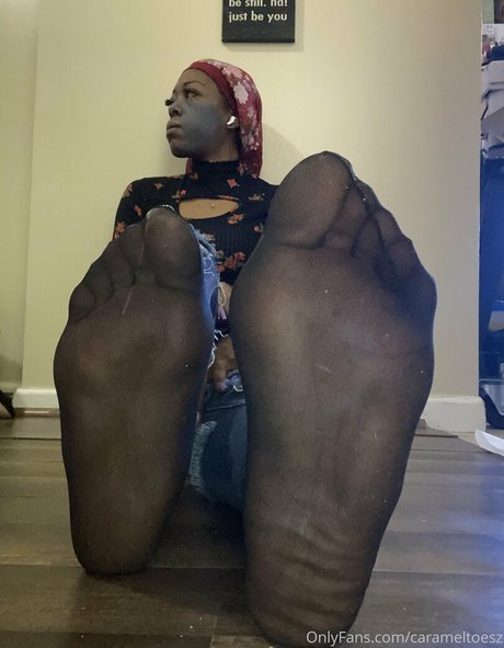 Carameltoesz sexy model galleries