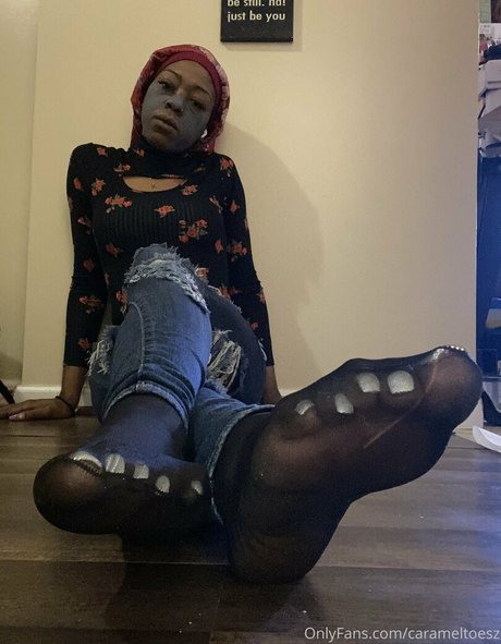 Carameltoesz pornstar picture