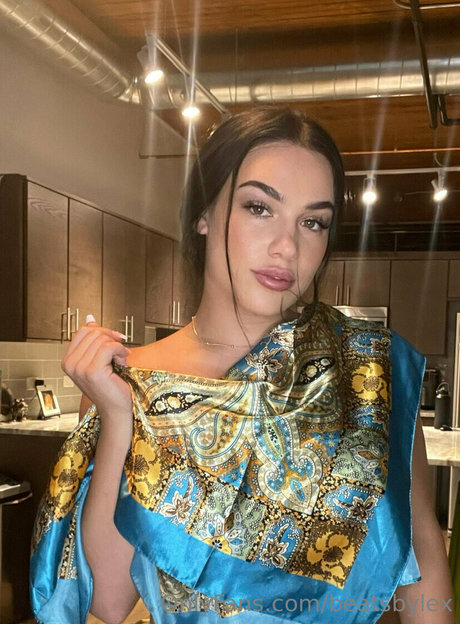 beatsbylex model erotic pic