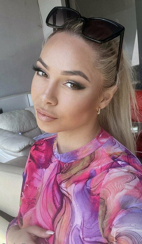 lexas dressing room Best Profile Photo