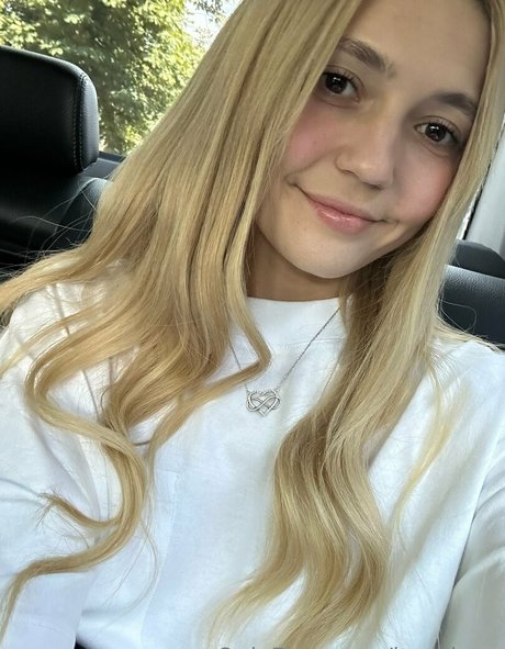 karisha x sexy model img