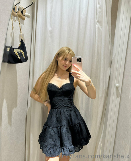 hot shemale onlyfans pornographic picture