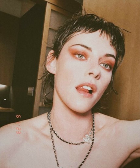 Kristen Stewart Best Profile Photo