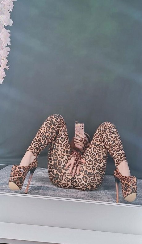 amateur blonde onlyfans porno image