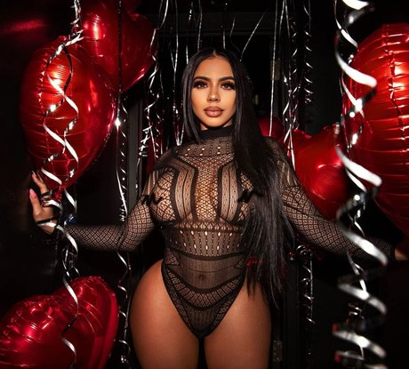 E dot actress photos