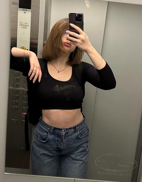 Arina Berdnikova nice model img