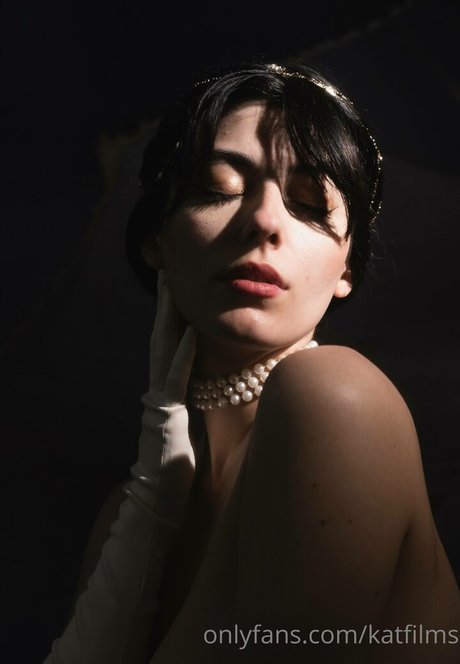 Kat Cabaret perfect actress img