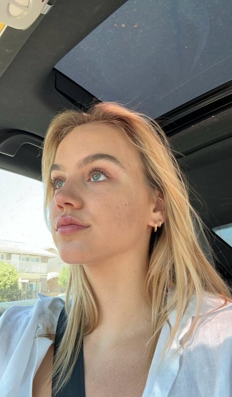 nerdy teen onlyfans free porn pic