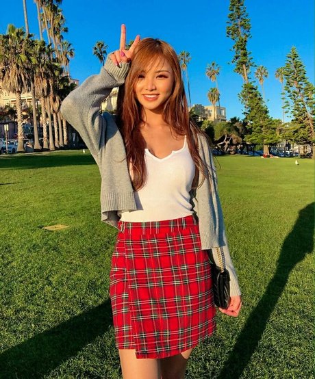 Cindy Phan pretty model pics