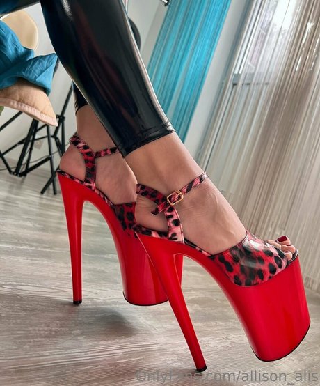 blowjob brunette onlyfans free img