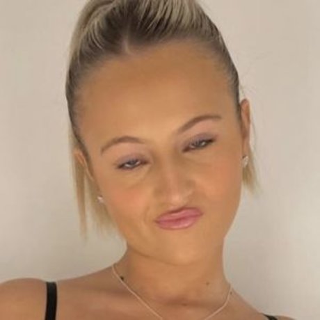 Daisy Campbell star beautiful pics