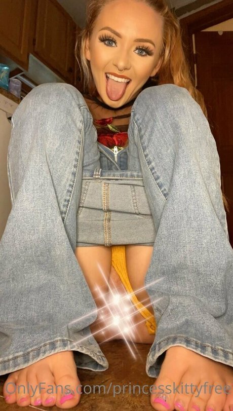 curvy solo onlyfans erotic gallery