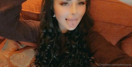 blonde milf onlyfans top photo