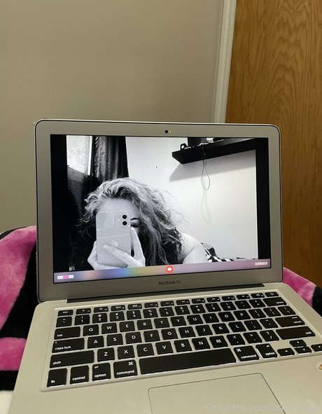 Babymegie star adult image