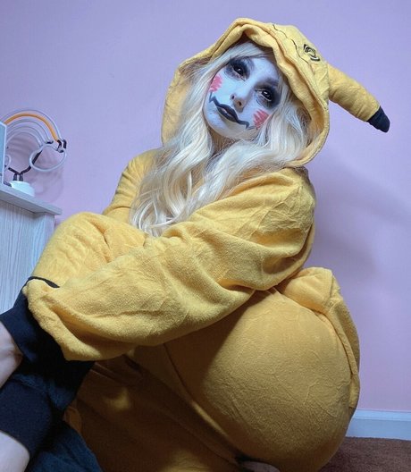 Bekaloo model hot archive