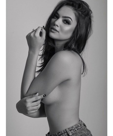 curvy shemale onlyfans pornos archive