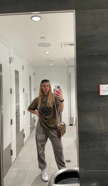 asian student onlyfans pornographic image