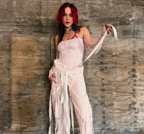 curvy shemale onlyfans pornographic image