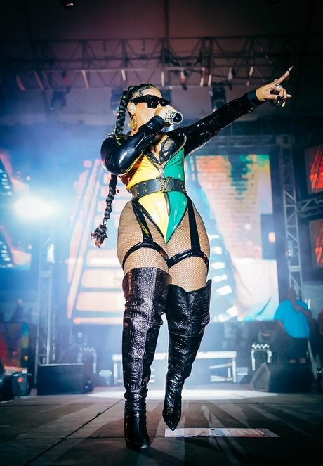 Ashanti art star image