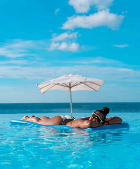 gloryhole wife onlyfans nudes photos