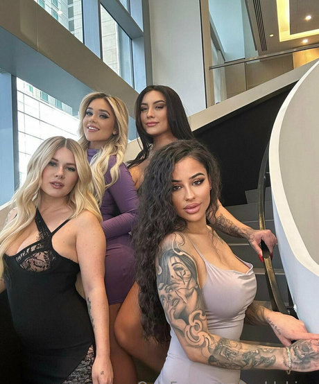 baddybina nude model archive