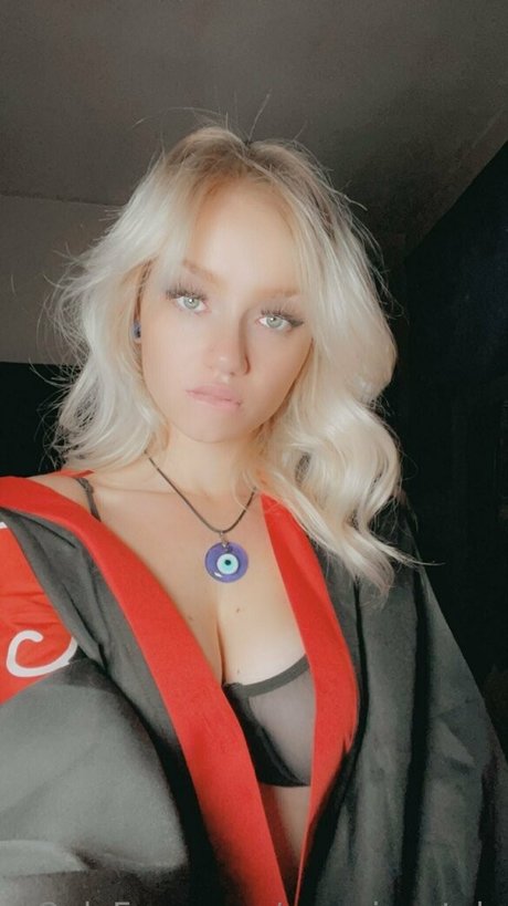 swinger milf onlyfans erotic pic