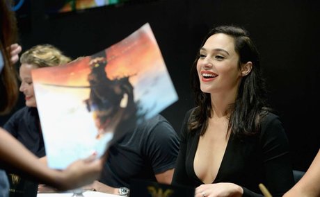 gal gadot star sex galleries