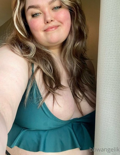 bbwangelik hot model pic