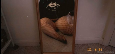 sleepy hneybee star sex photo