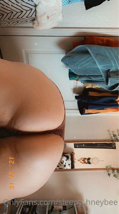 sleepy hneybee star nudes photos